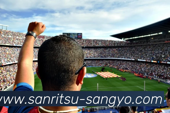 中国国家队新款泳衣亮相东京奥运会游泳赛场助力运动员表现